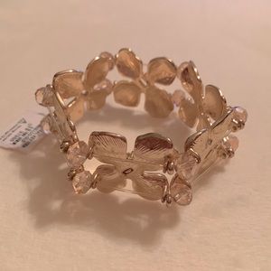 NWT gold tone stretchy bracelet